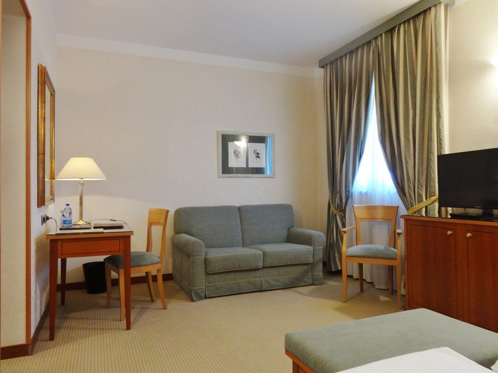 Hotel Excelsior מג'נטה מראה חיצוני תמונה