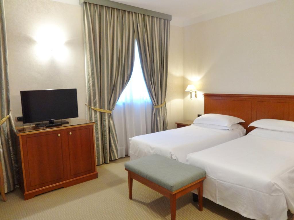 Hotel Excelsior מג'נטה מראה חיצוני תמונה