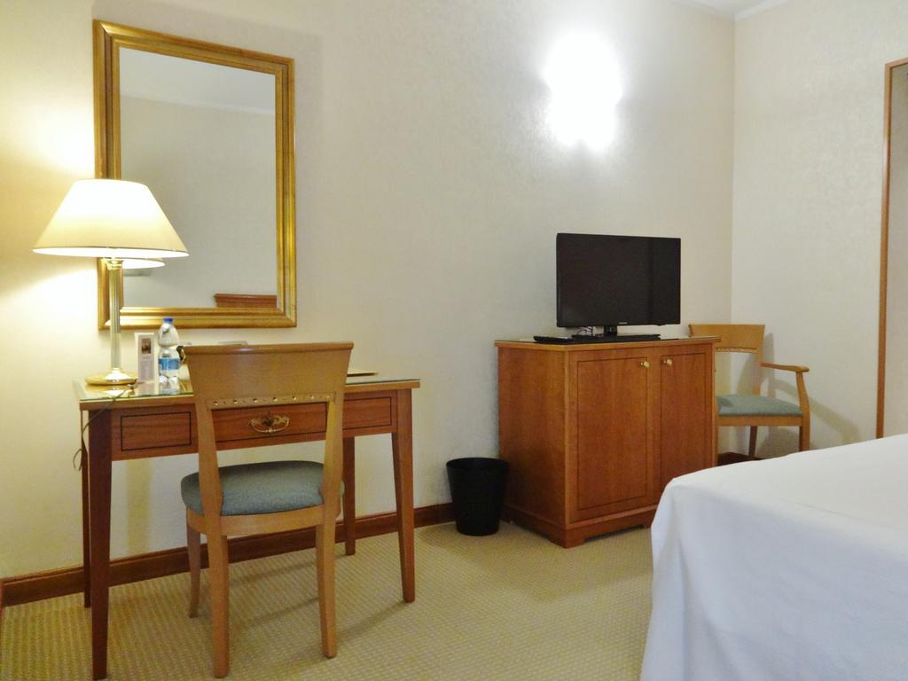 Hotel Excelsior מג'נטה מראה חיצוני תמונה
