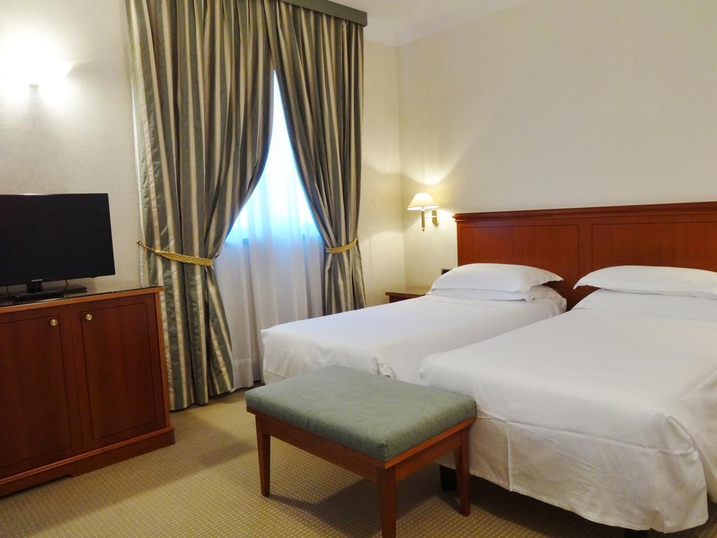 Hotel Excelsior מג'נטה מראה חיצוני תמונה