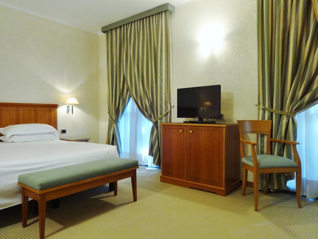 Hotel Excelsior מג'נטה מראה חיצוני תמונה