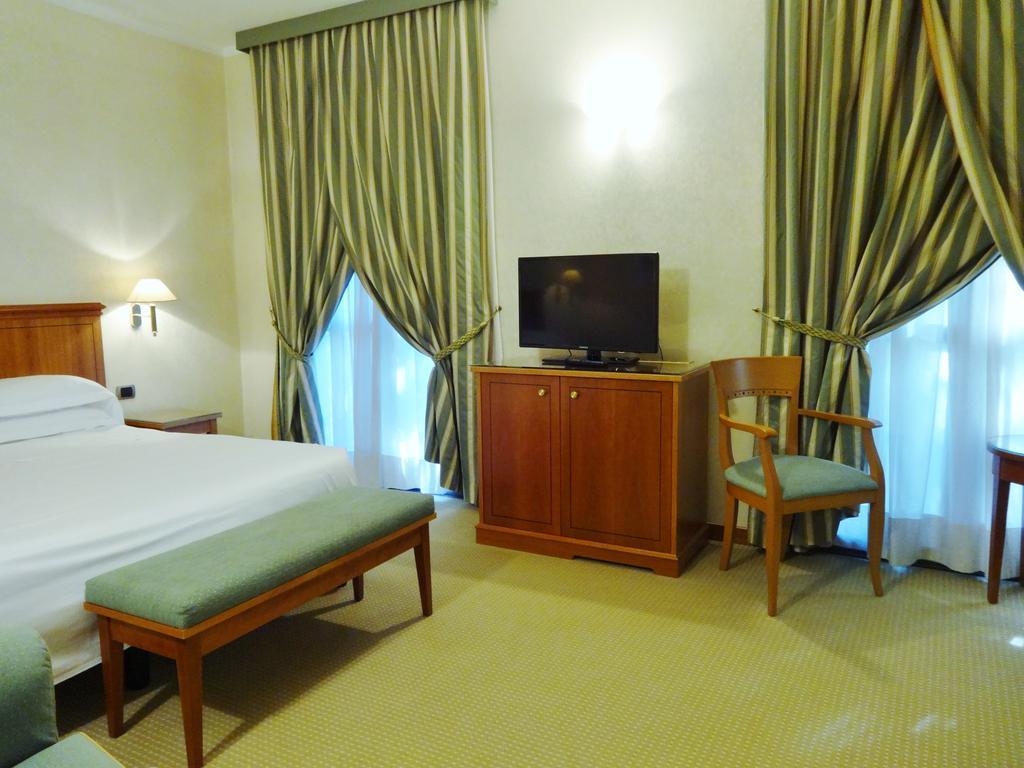 Hotel Excelsior מג'נטה מראה חיצוני תמונה