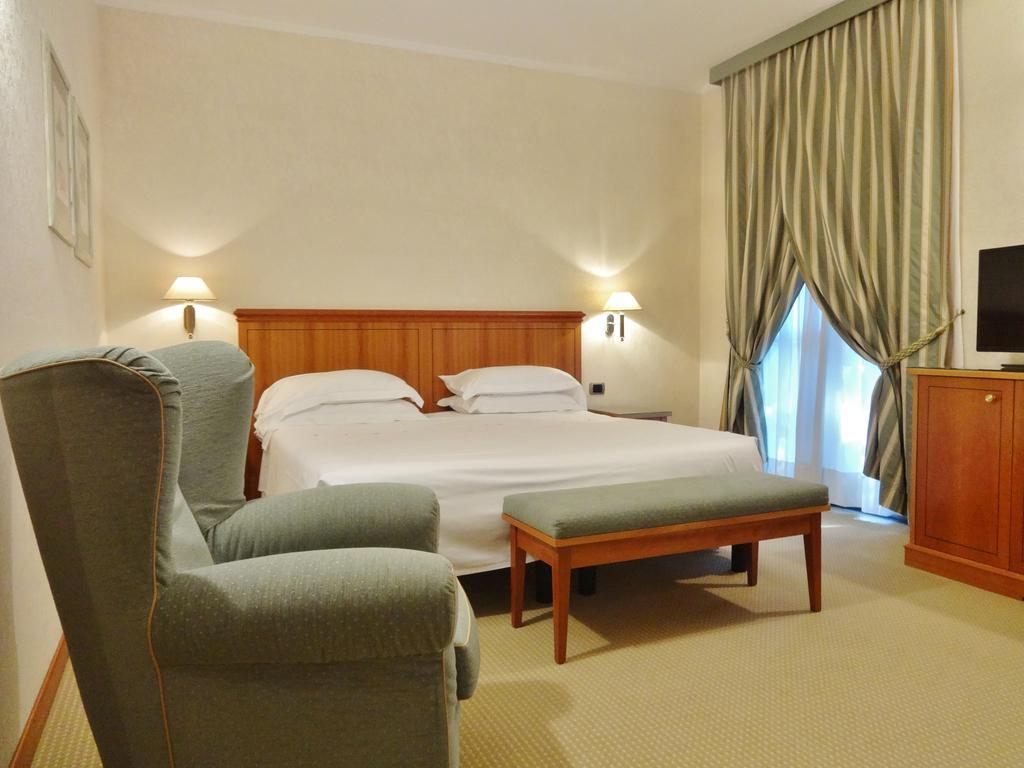 Hotel Excelsior מג'נטה מראה חיצוני תמונה